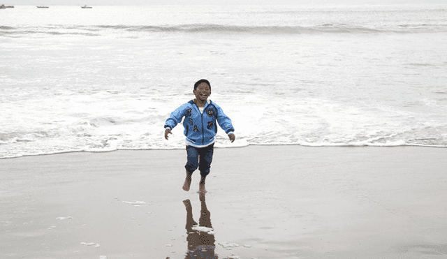 Mateo Huamán: niño creador de ‘detector de sismos’ cumplió su sueño de conocer el mar [FOTOS]