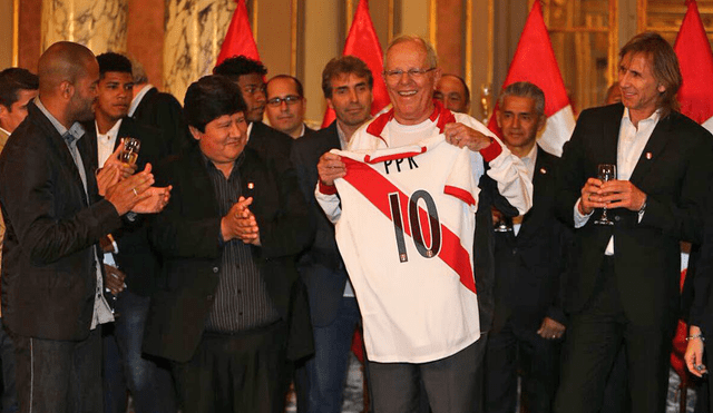 Selección Peruana recibió homenaje de PPK en Palacio de Gobierno [VIDEO]