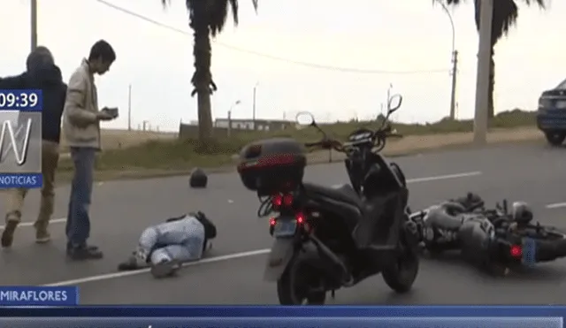 Miraflores: motociclista resultó herido tras chocar contra auto en la Costa Verde