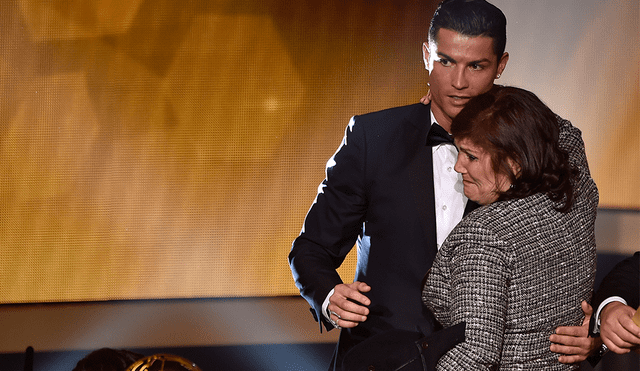 La mamá de Cristiano Ronaldo agradeció las muestras de apoyo tras haber sido hospotalizada por un accidente cerebrovascular. | Foto: AFP