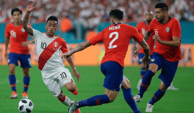 Chile vs. Perú se enfrentan HOY EN VIVO y EN DIRECTO por semifinales de la Copa América 2019. | Foto: EFE / AFP