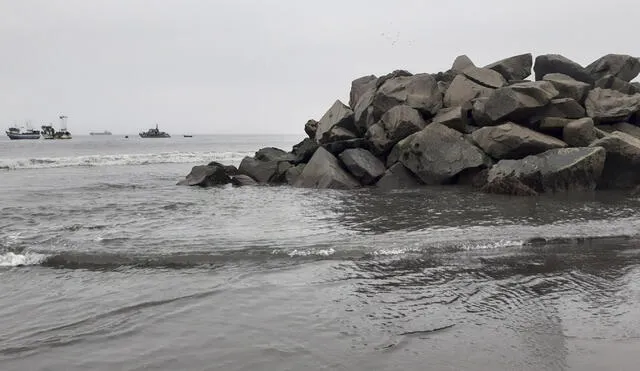 La víctima había ingresado a una zona rocosa del mar a bañarse. Foto: Perú Sin Frontera