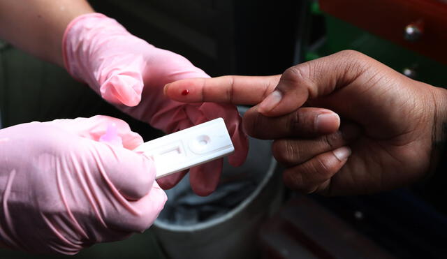 En el Perú alrededor de 87.000 personas han sido diagnosticadas con VIH. Foto: EFE