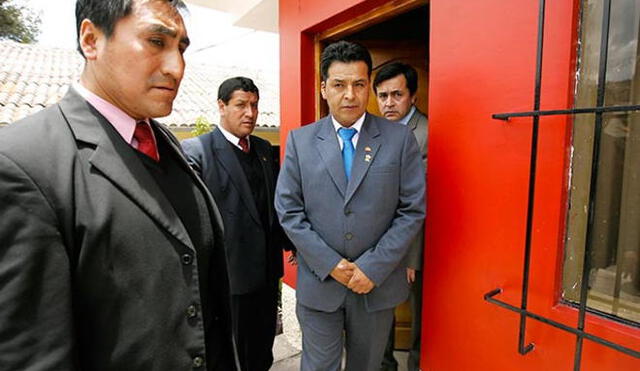 Licona podría denunciar a los seis consejeros de Cusco que aprobaron su suspensión