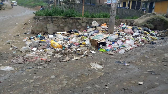 VMT: basura persiste en la vía pública desde hace seis días 