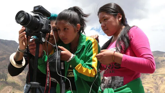 “Escúchame”: documental visibiliza desafíos que enfrentan niñas rurales-andinas para acceder a educación