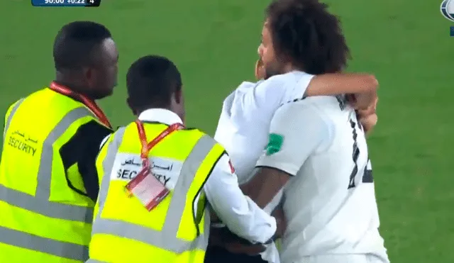 Real Madrid vs Kashima: niño invadió el campo para abrazar a sus ídolos [VIDEO]