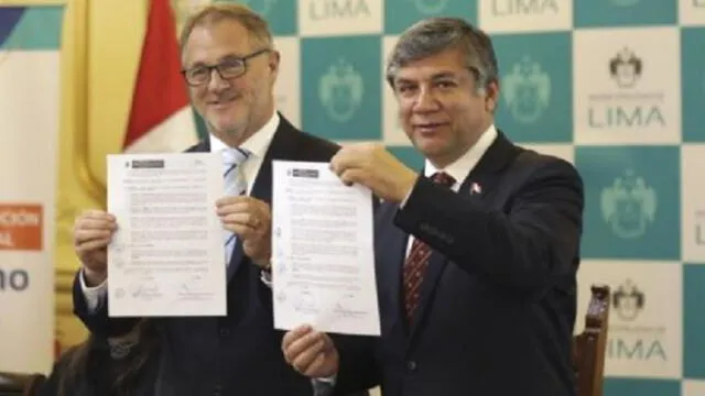 Jorge Muñoz, alcalde de Lima, junto al ministro de Vivienda, Construcción y Saneamiento, Miguel Estrada. Foto: Andina