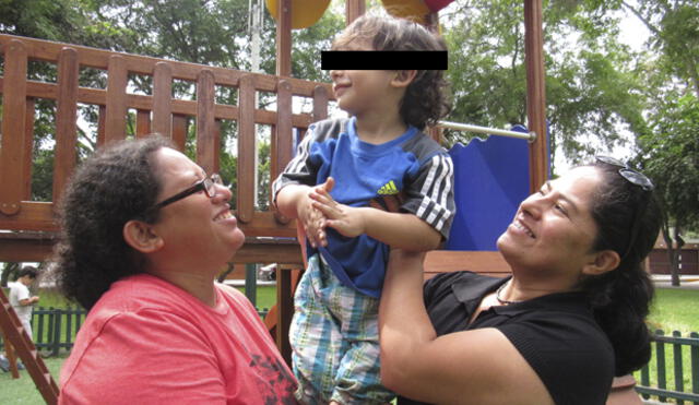 Lesbianas madres de un niño denuncian nueva discriminación del Reniec