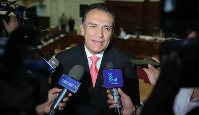 Comisión de Ética abre indagación contra fujimorista Héctor Becerril