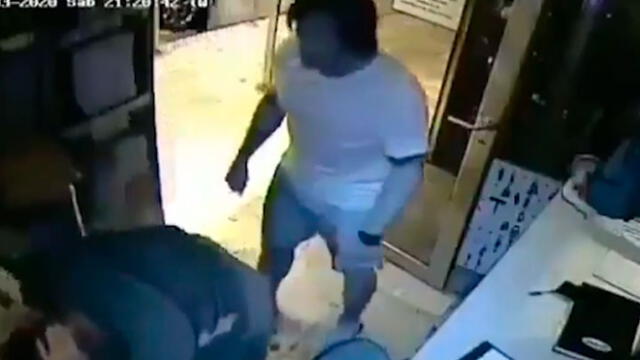 Escapa de cuarentena por coronavirus y agrede a personal de seguridad [VIDEO]