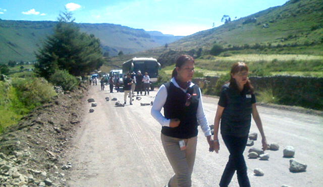 Bloquean vías de ingreso al Valle del Colca en primer día de paro indefinido 