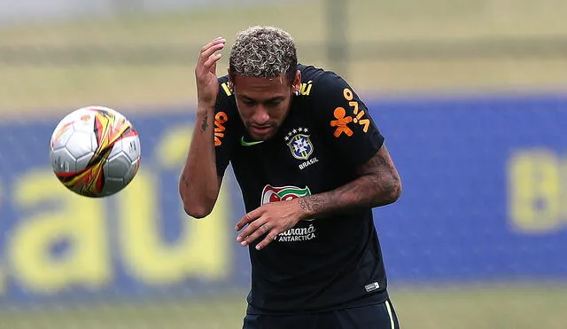 Neymar no terminó práctica en Brasil