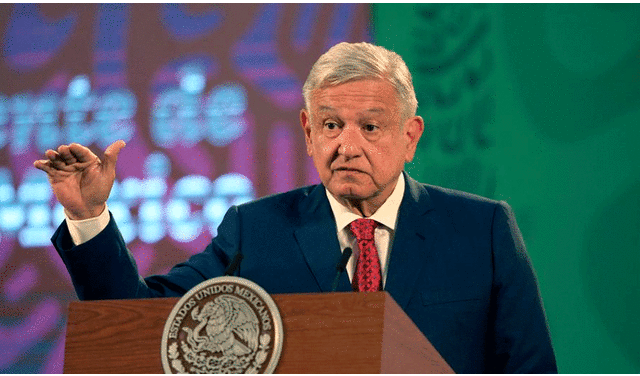 Andrés Manuel López Obrador es un defensor del papel de “las benditas redes sociales” como espacios de libre expresión, frente a los medios tradicionales, a algunos de los cuales acusa de servir a grupos de poder. Foto: AFP