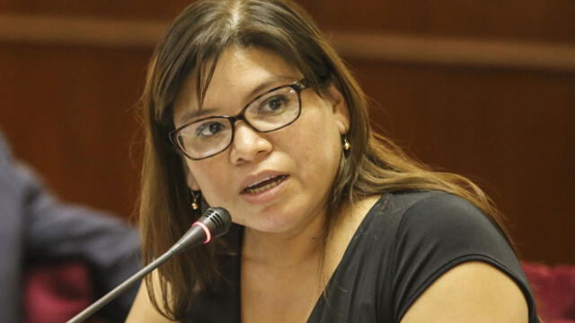 Fujimorista Lizbeth Robles comprometida en recorte de sueldos a asesores