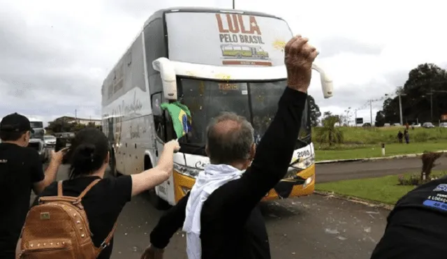 Brasil: autobús de caravana de Lula da Silva fue atacado a balazos