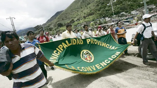 PROTESTAS PASADAS. Los convencianos ya protestaron en años pasados contra el "tijeretazo" y postergación de obras.