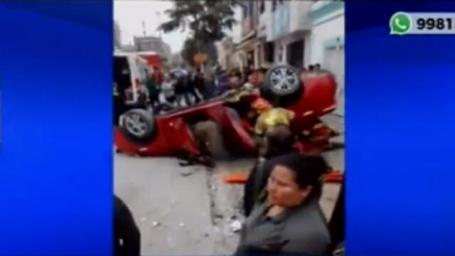 Breña: tres heridos dejó choque entre automóvil y furgoneta