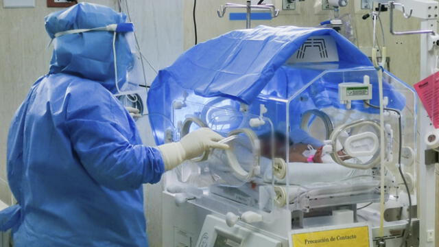 La madre del neonato permanecerá en el centro médico. Foto: EsSalud.