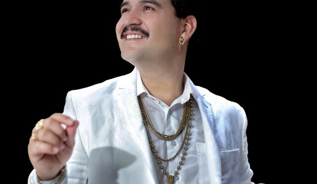 Trae homenaje al gran Frankie Ruiz.