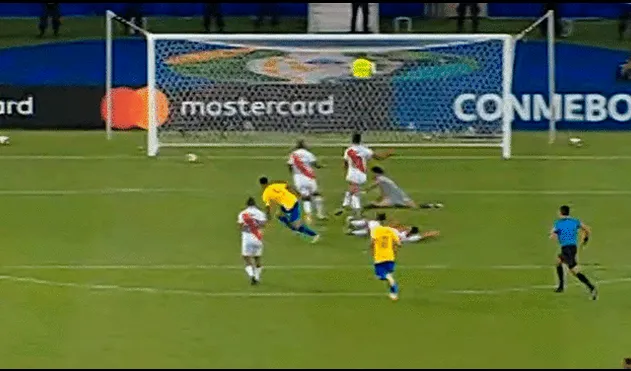 Gabriel Jesús le dio nuevamente vida a Brasil tras marcar el 2-1 al final del primer tiempo.