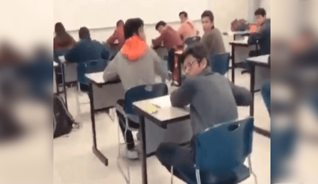 Profesor dice que examen se puede hacer en parejas, pero el final es inesperado [VIDEO]