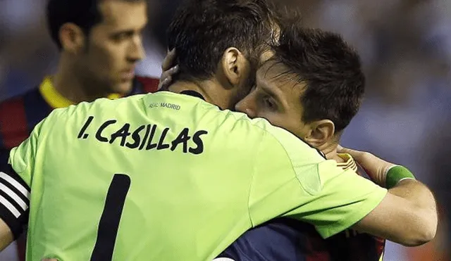 Despedida de Lionel Messi a Iker Casillas. | Foto: EFE