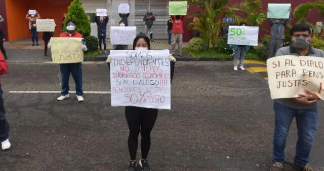 Padres exigen pensiones justas. Foto: URPI La República