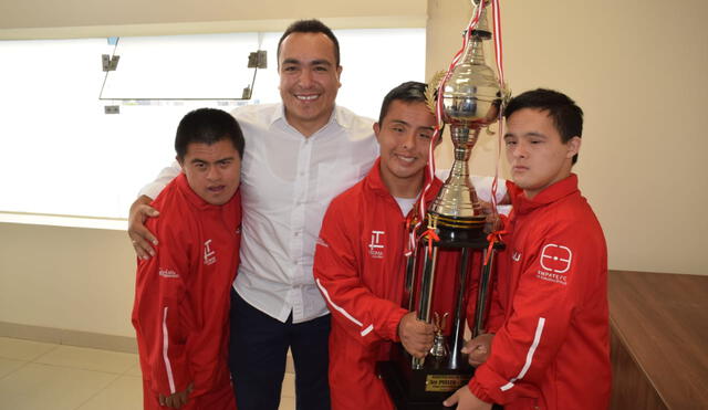 Comas: Seleccionado peruano de Futsal recibe apoyo