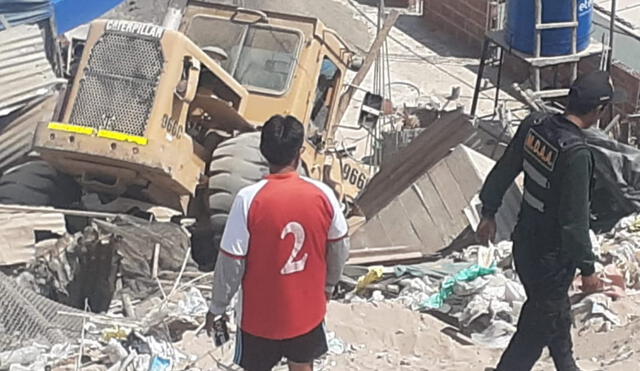 Tacna. Maquinaria aplastó vivienda ubicada en el cerro Intiorko. Foto PNP