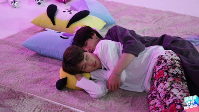 Jimin y Jungkook en fotografía del 'Run BTS', que se grabó con la temática de una pijamada.