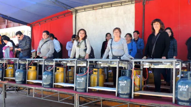 Equipan con cocinas GLP a instituciones educativas en Cajamarca