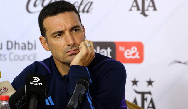 Lionel Scaloni hablando con la prensa tras victoria ante Emiratos Árabes Unidos. Foto: AFP