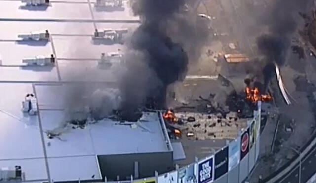 Australia: Avioneta se estrelló contra centro comercial | VIDEO