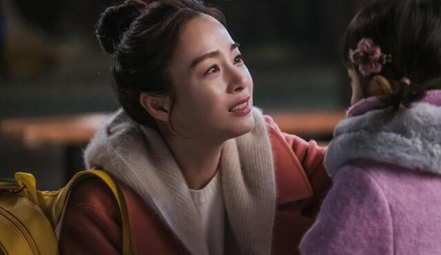 Emotivo encuentro entre la madre fantasma Cha Yo Ri ( Kim Tae Hee ) y su hija Jo Seo Woo ( Seo Woo Jin).
