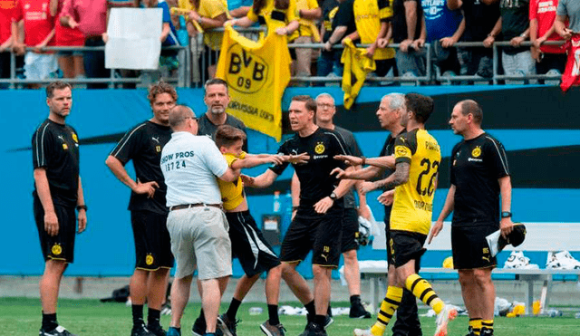 Jugador del Borussia Dortmund defendió a niño de agentes de seguridad [VIDEO]