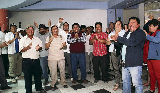 Obreros advierten huelga indefinida por falta de pagos en el municipio de José L. Ortiz