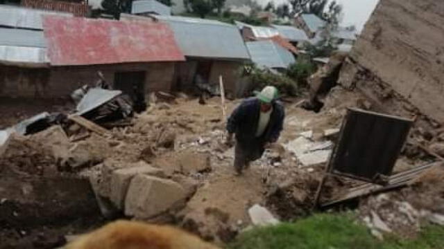 Huancavelica: tres miembros de una familia murieron al desplomarse su vivienda por intensas lluvias