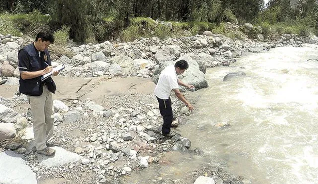 Regidor de Sánchez Cerro denuncia contaminación del río Tambo por relaves