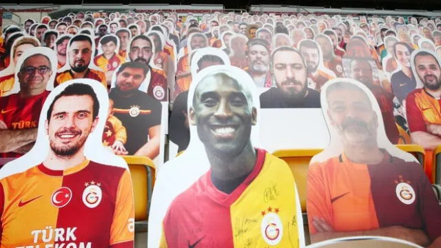 Kobe Bryant, recordada estrella de los Lakers, será parte del público de cartón en el estadio turco. (Foto: Twitter @GalatasaraySK)