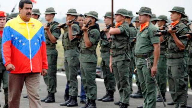 Militares son los que más ganan en Venezuela, pero venden tápers para sobrevivir. Foto: Difusión.