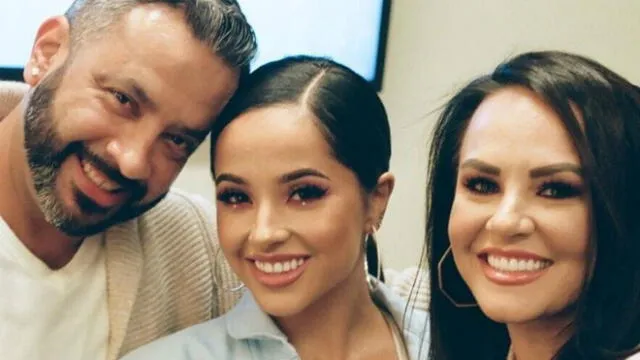 Becky G asistió por primera vez con sus padres a los Latin AMAs 2019