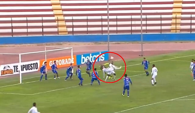 Gol de 'chalaca' de Jonathan Ávila en el Mannucci vs. Grau. | Foto: captura de Gol Perú