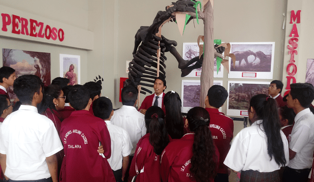 Escolares aprenden sobre la historia ocurrida en “Las Pampas de la Brea”.
