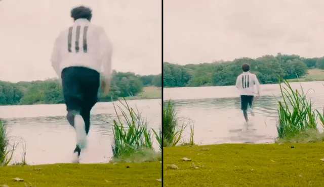 Mohamed Salah sorprende al caminar sobre el agua.