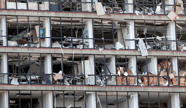 Edificios terminaron destruidos después de una explosión masiva en Beirut, Líbano. Foto: EFE