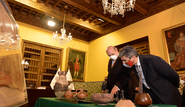 La Cancillería logró repatriar artesanías, vasijas, entre otros bienes culturales. Foto: Cancillería Perú