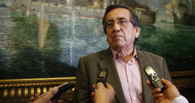 Del Castillo subraya que prioridad es atender damnificados y no crear comisiones