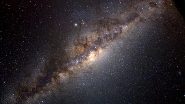 Vista del centro de la Vía Láctea. Crédito: NASA.