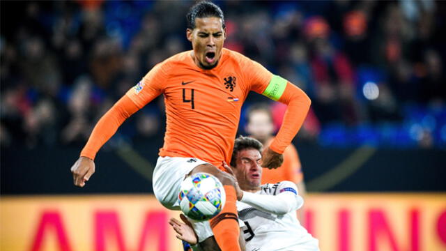 Van Dijk conmovió al mundo tras consolar al árbitro del Holanda vs Alemania [VIDEO]